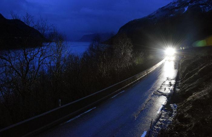 På veier som dette er det godt å ha lokalkjente sjåfører bak rattet. Foto: Stein Inge Stølen