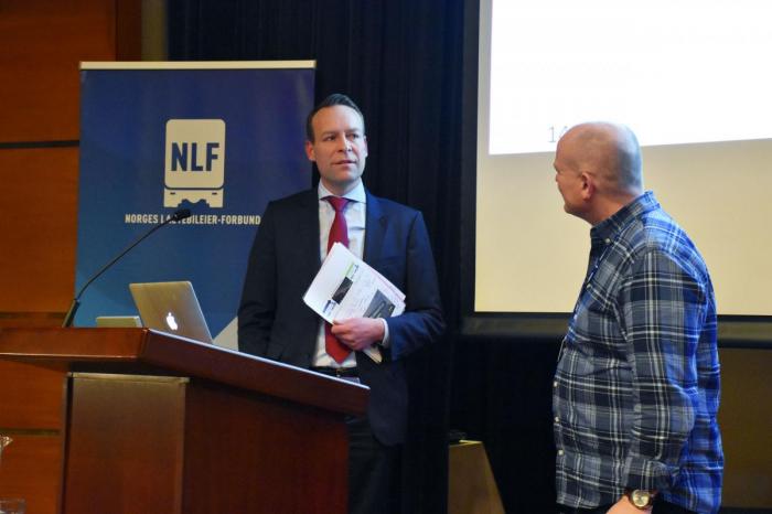 Administrerende direktør i Elkjøp, Jaan Ivar Semlitsch, vil gjerne profilere Elkjøps hjemmesider med Fair Transport-logoen. Foto: Stein Inge Stølen